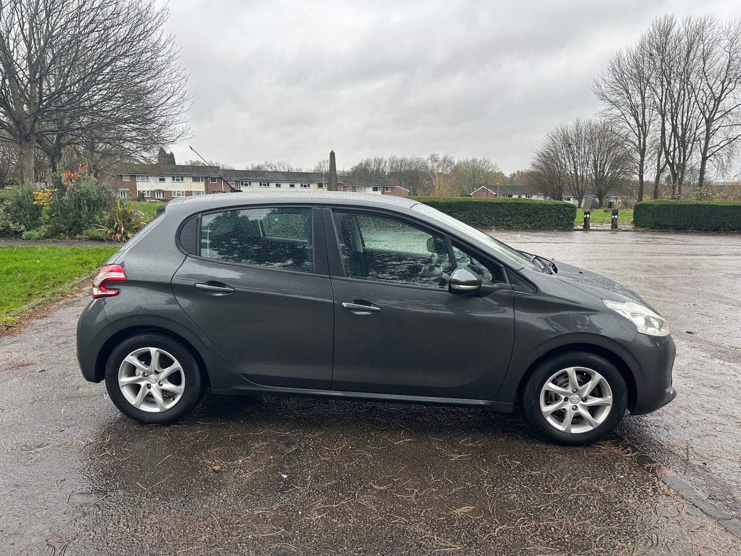 Used Peugeot 208 2014 for sale - 76534528: Photo 4