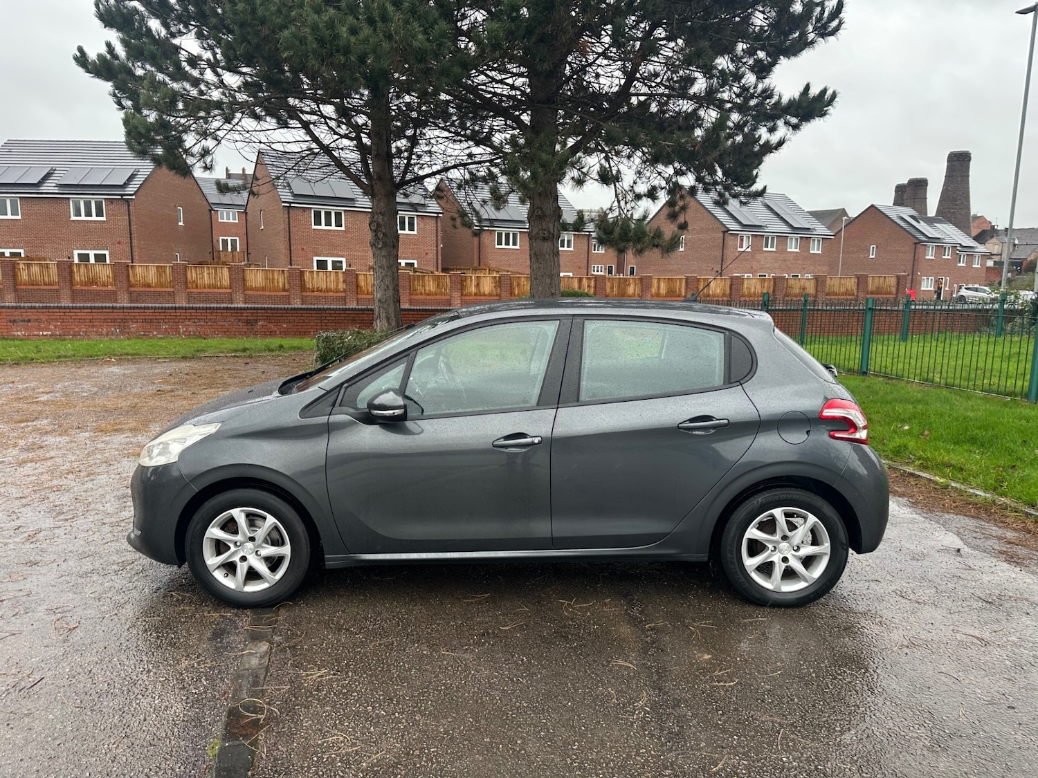 Used Peugeot 208 2014 for sale - 76534528: Photo 8