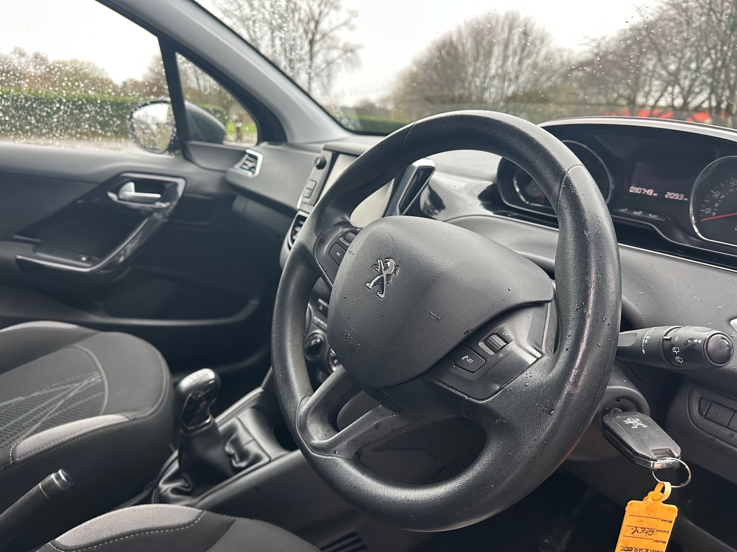 Used Peugeot 208 2014 for sale - 76534528: Photo 9