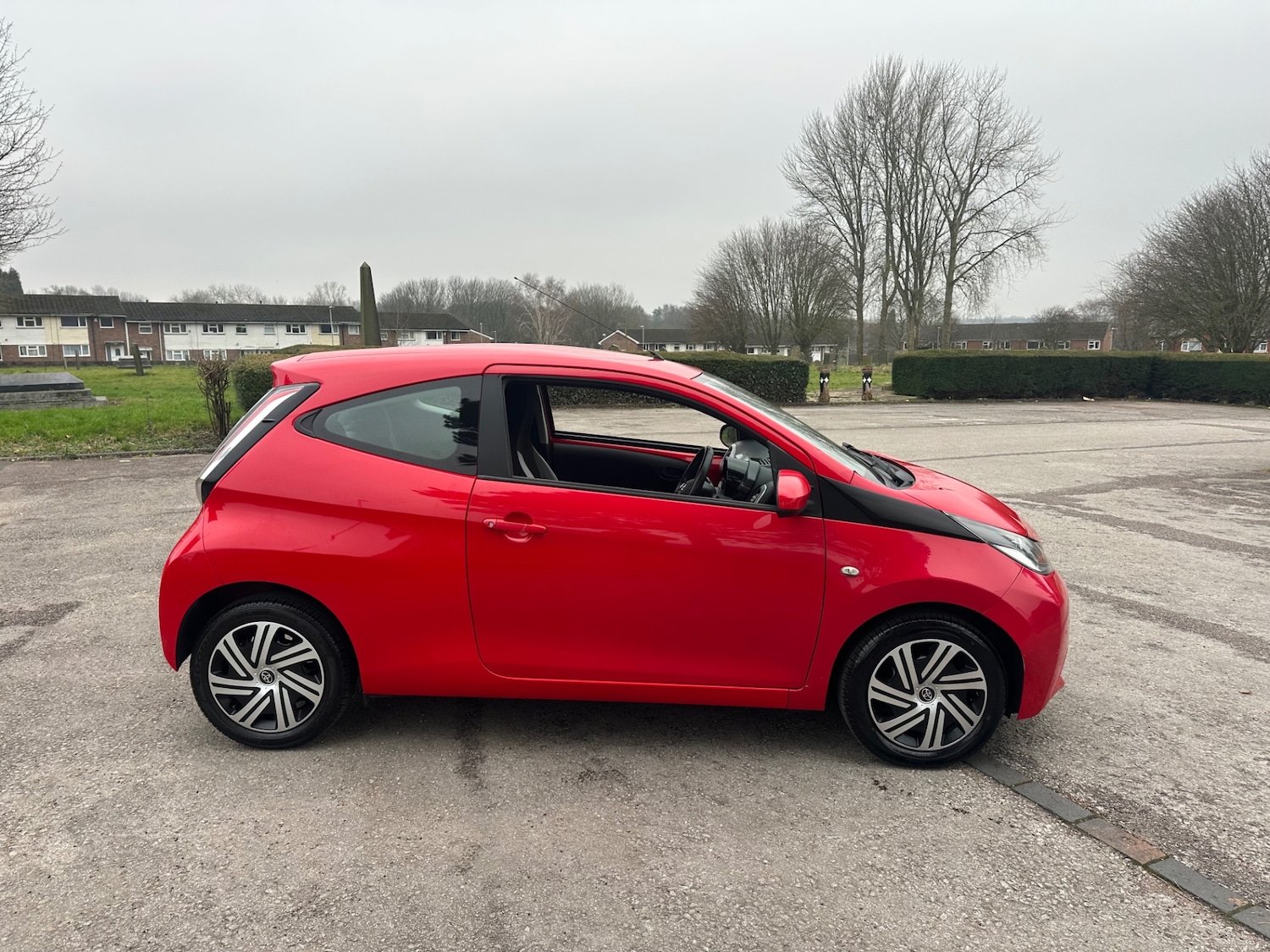 Used Toyota AYGO 2015 for sale - 77420508: Photo 4