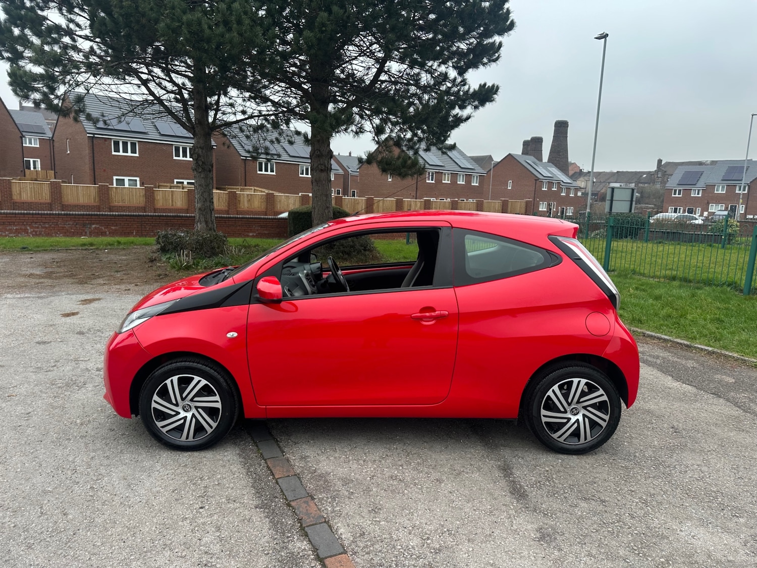 Used Toyota AYGO 2015 for sale - 77420508: Photo 8