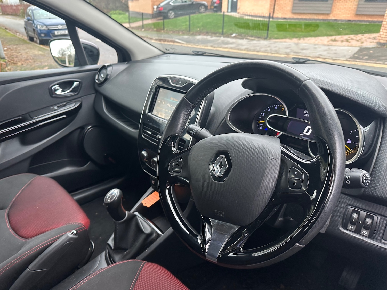 Used Renault Clio 2013 for sale - 76588378: Photo 9