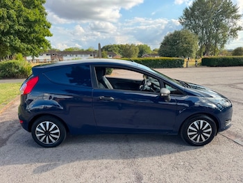 Used Ford Fiesta 2015 for sale - 79468939: Photo