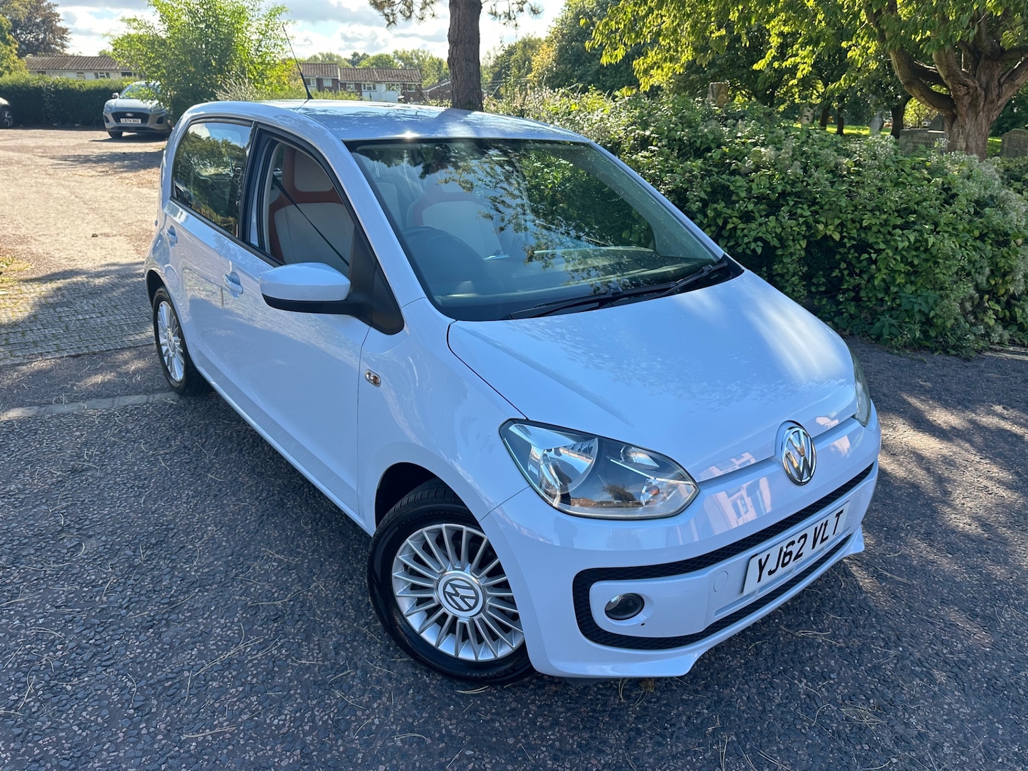 Used Volkswagen up! 2013 for sale - 76026764: Photo 1