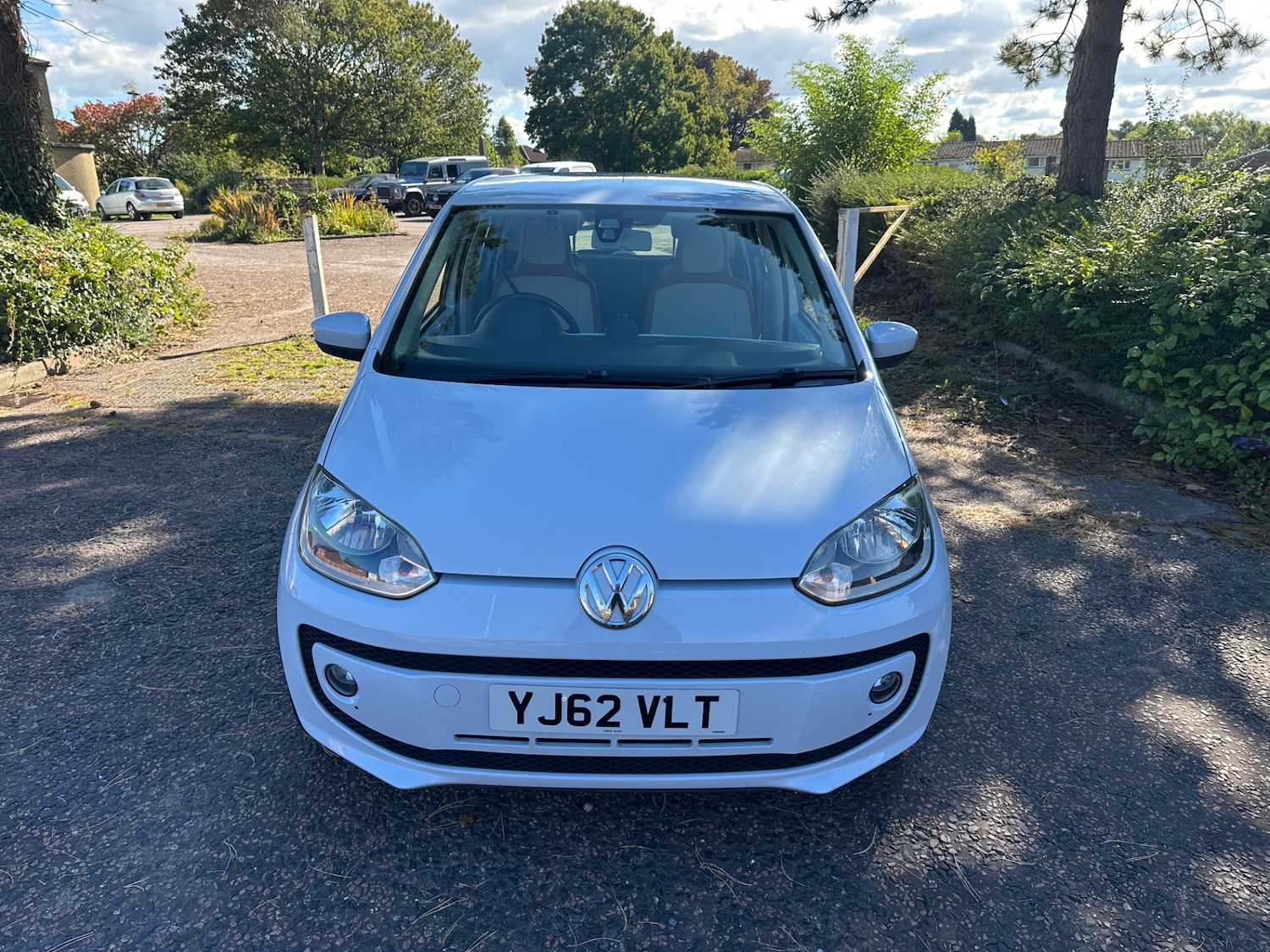 Used Volkswagen up! 2013 for sale - 76026764: Photo 2