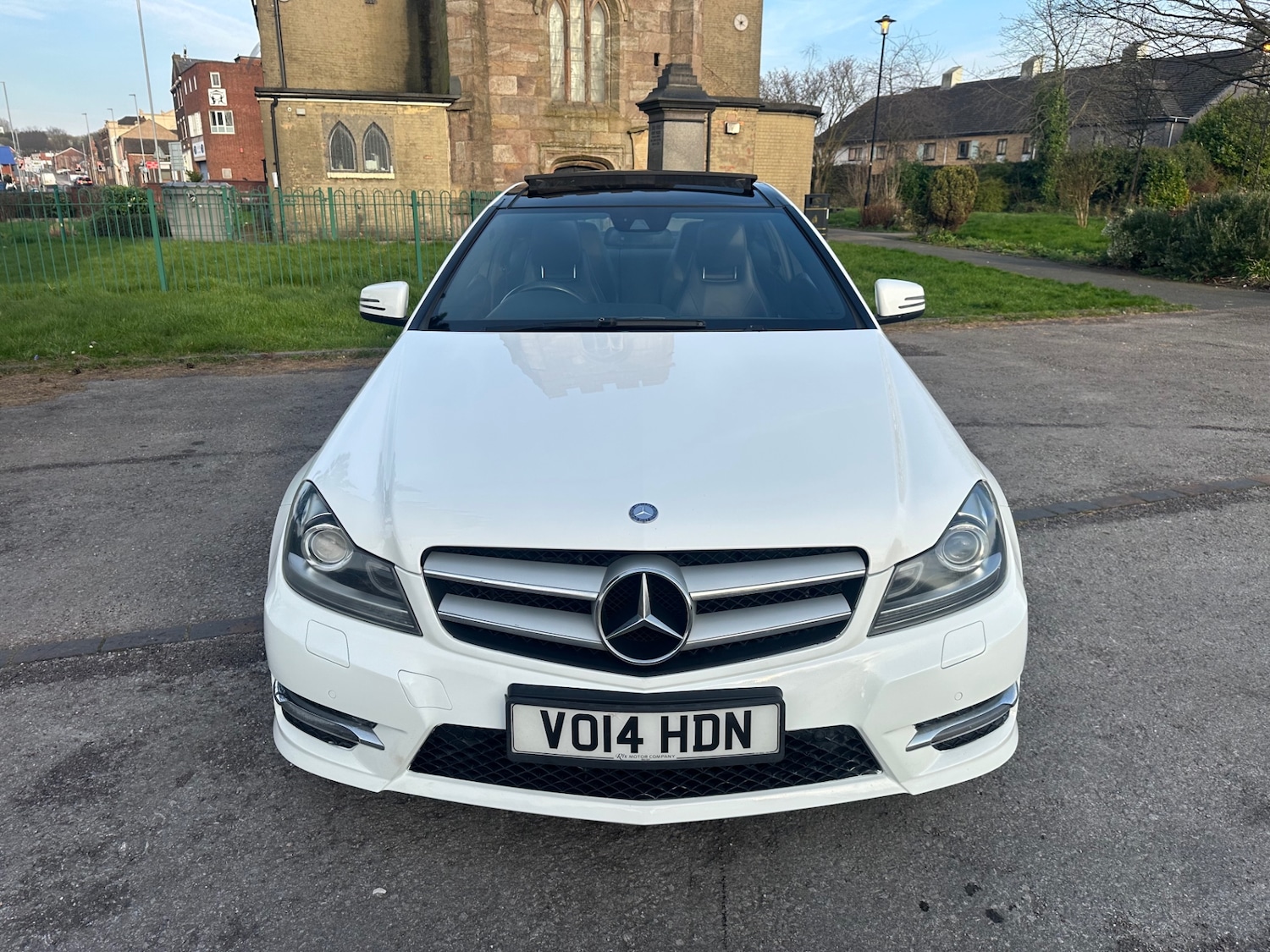 Used Mercedes-Benz C Class 2014 for sale - 77903889: Photo 2