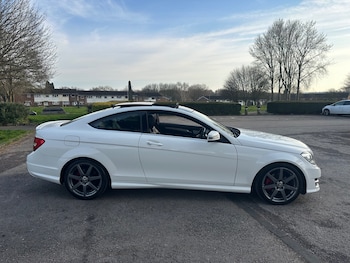 Used Mercedes-Benz C Class 2014 for sale - 77903889: Photo