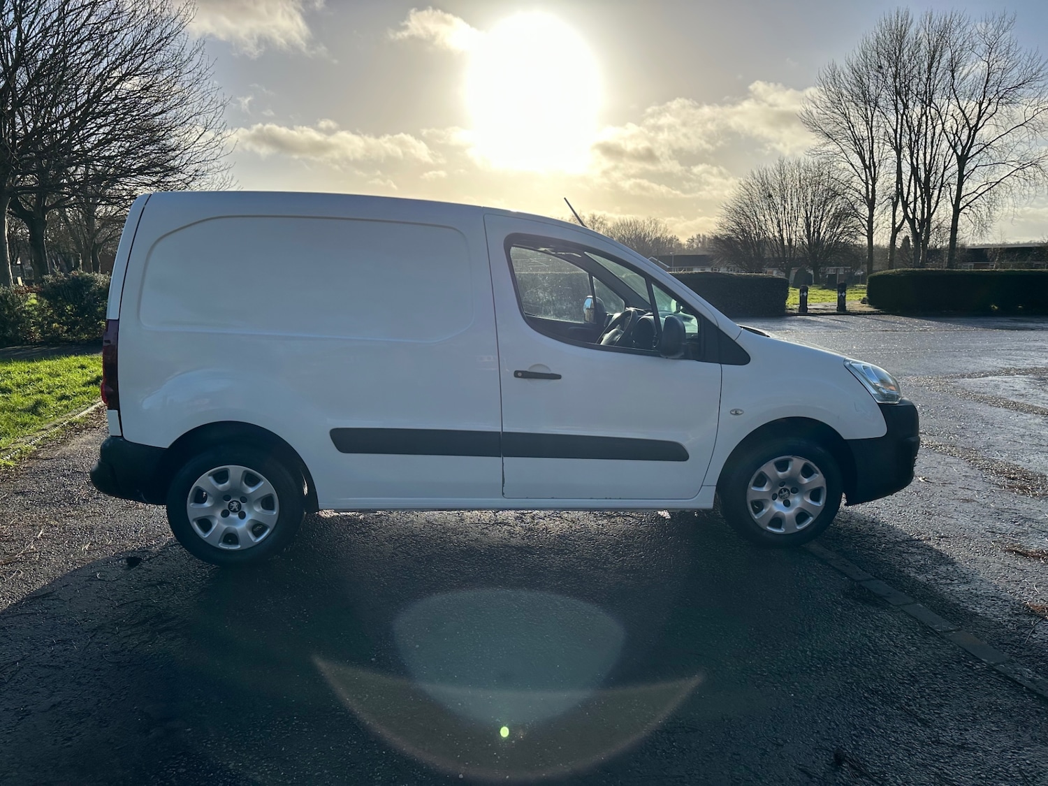 Used Peugeot Partner 2015 for sale - 77003285: Photo 4