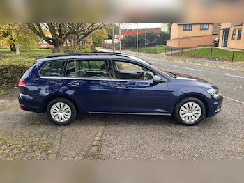 Used Volkswagen Golf 2017 for sale - 76413997: Photo