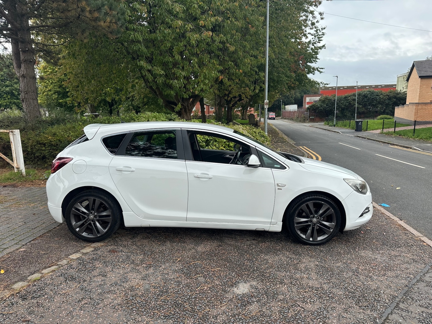 Used Vauxhall Astra 2012 for sale - 76104475: Photo 4