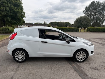 Used Ford Fiesta 2016 for sale - 79271736: Photo