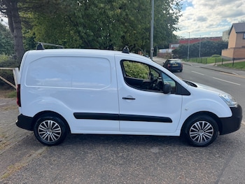 Used Peugeot Partner 2017 for sale - 75970374: Photo