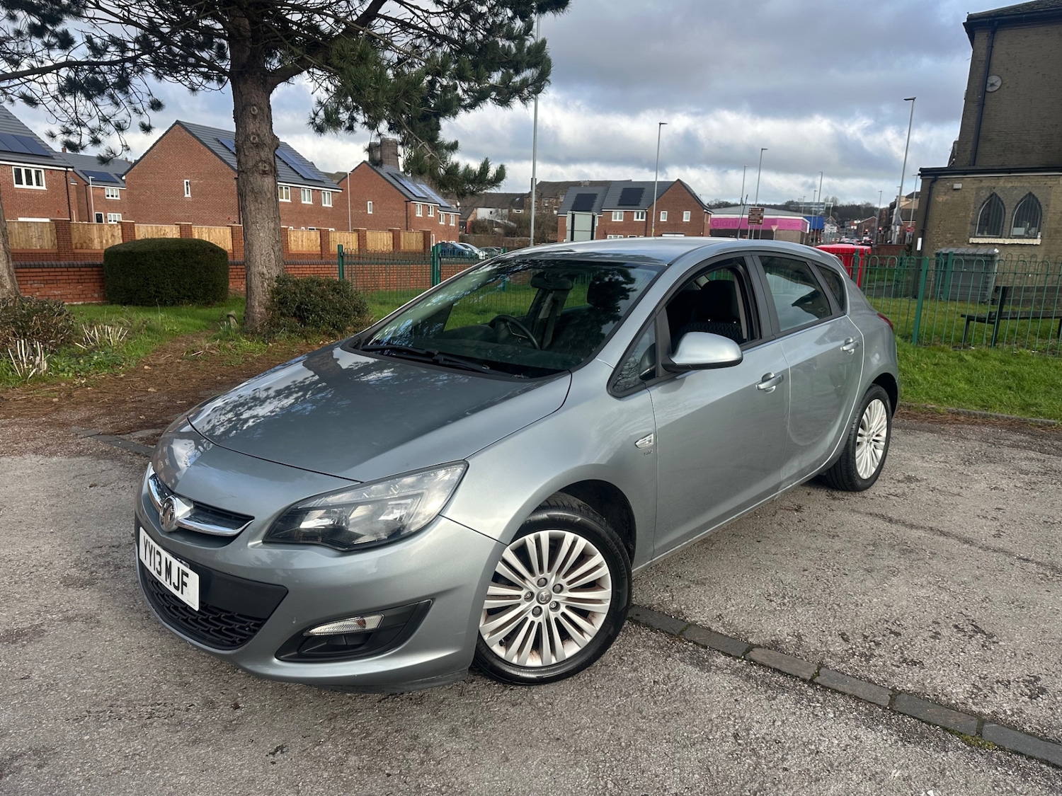 Used Vauxhall Astra 2013 for sale - 77311248: Photo 3