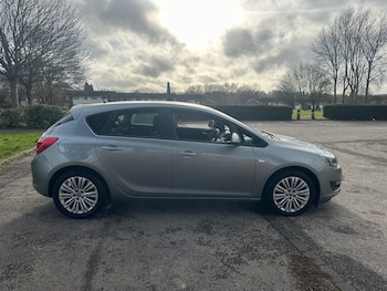 Used Vauxhall Astra 2013 for sale - 77311248: Photo