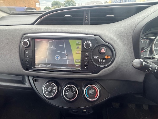 Used Toyota Yaris 2015 for sale - 75588516: Photo 15