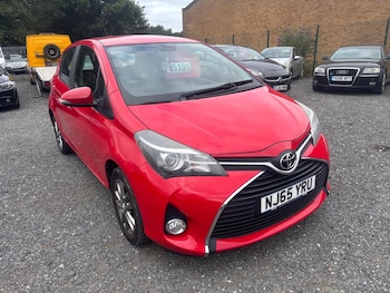 Used Toyota Yaris 2015 for sale - 75588516: Photo