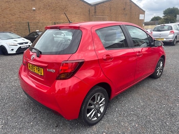 Used Toyota Yaris 2015 for sale - 75588516: Photo