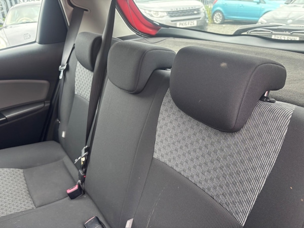 Used Toyota Yaris 2015 for sale - 75588516: Photo 8