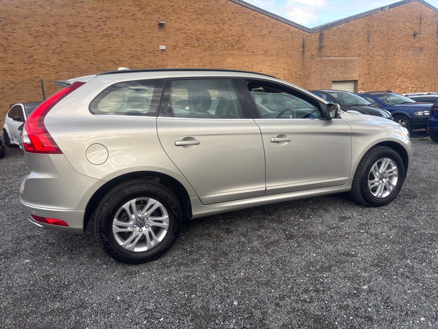 Used Volvo XC60 2016 for sale - 76349351: Photo 10