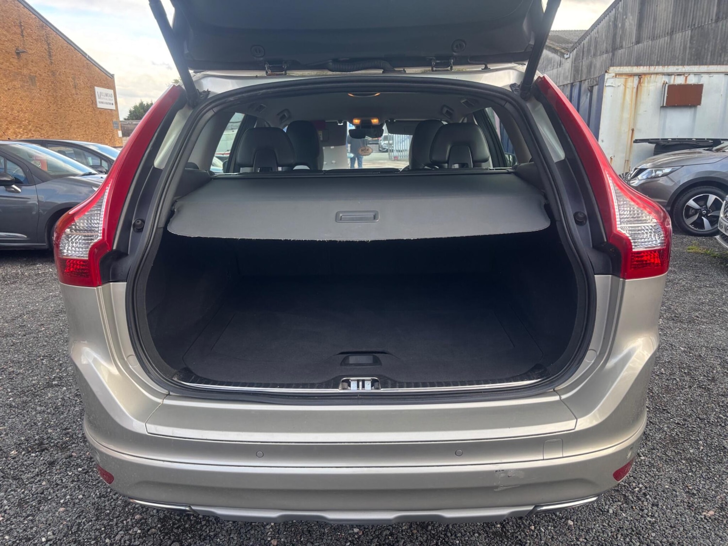 Used Volvo XC60 2016 for sale - 76349351: Photo 17