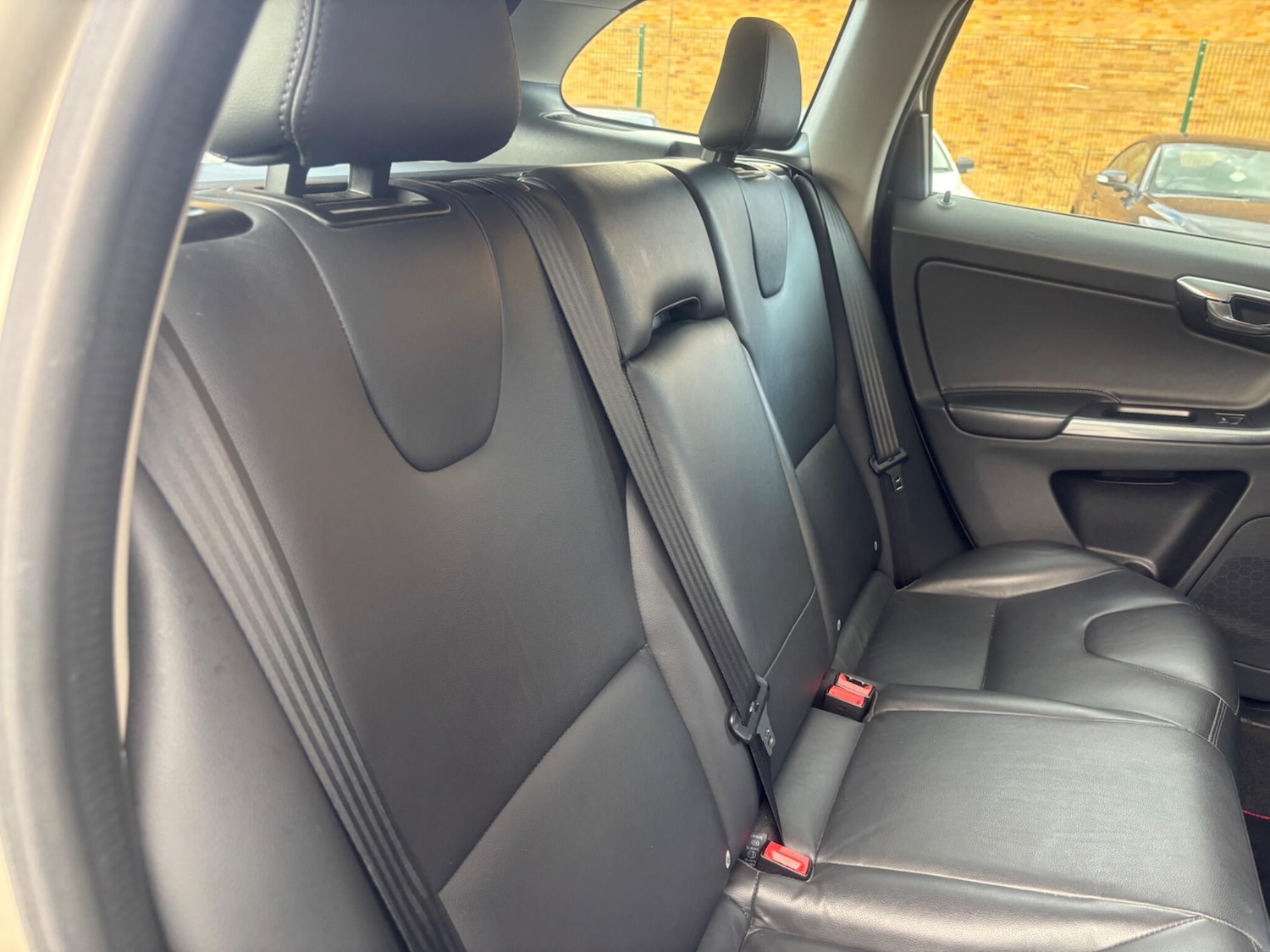 Used Volvo XC60 2016 for sale - 76349351: Photo 18