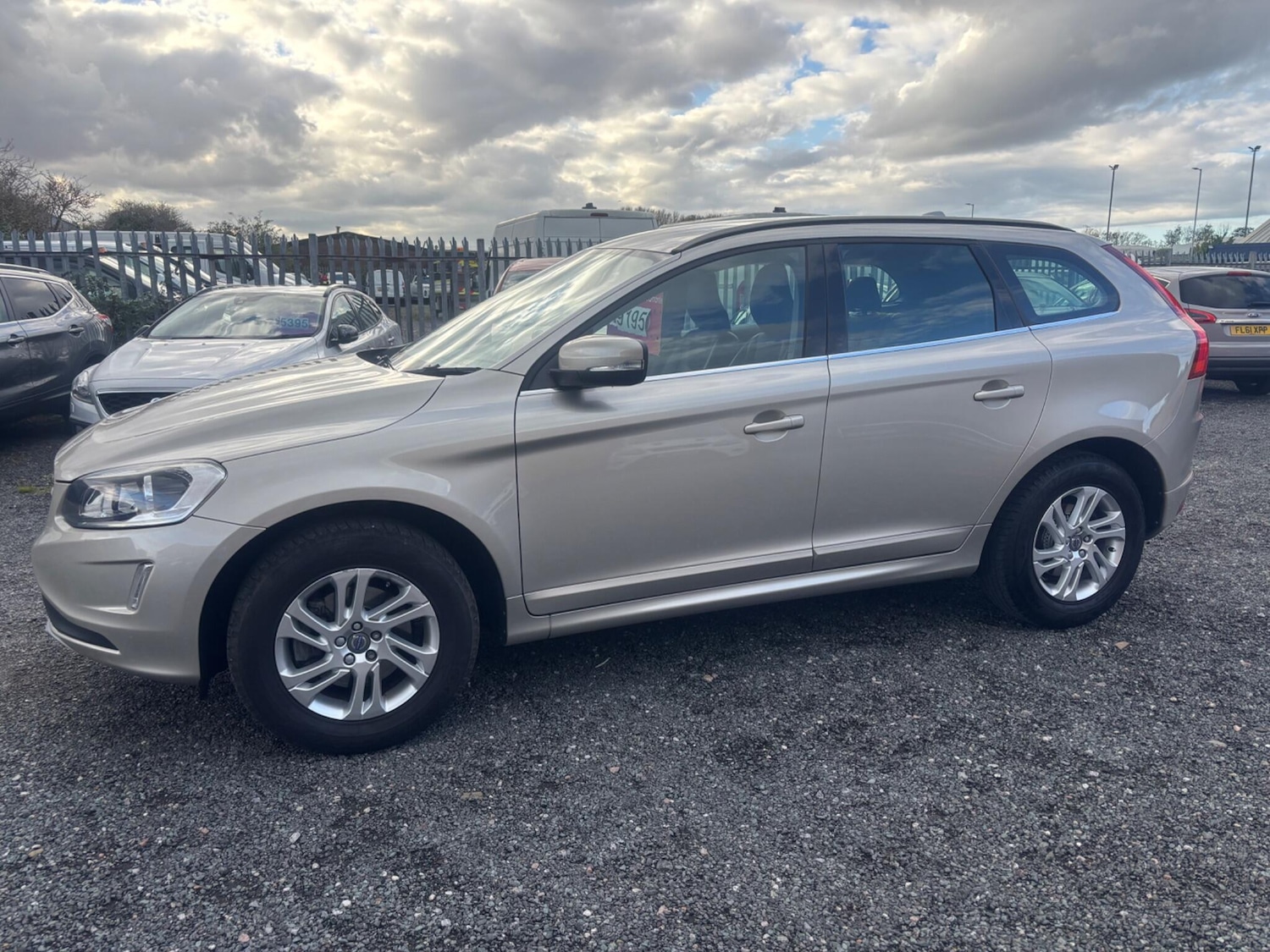 Used Volvo XC60 2016 for sale - 76349351: Photo 5