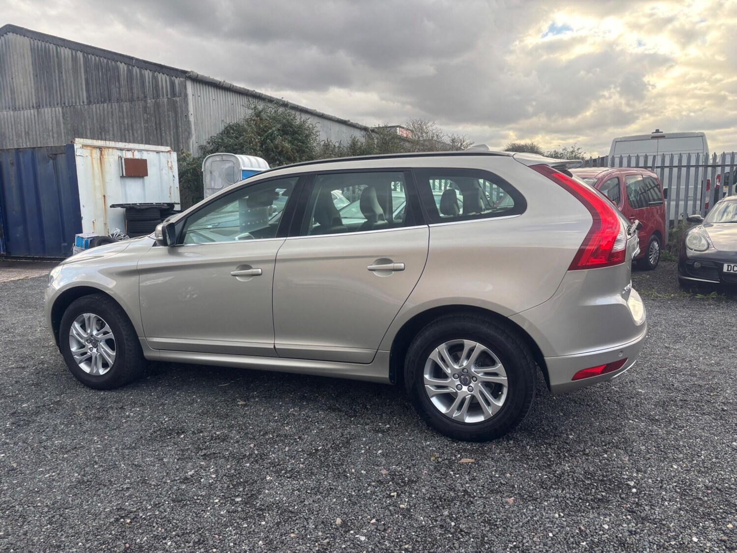 Used Volvo XC60 2016 for sale - 76349351: Photo 6