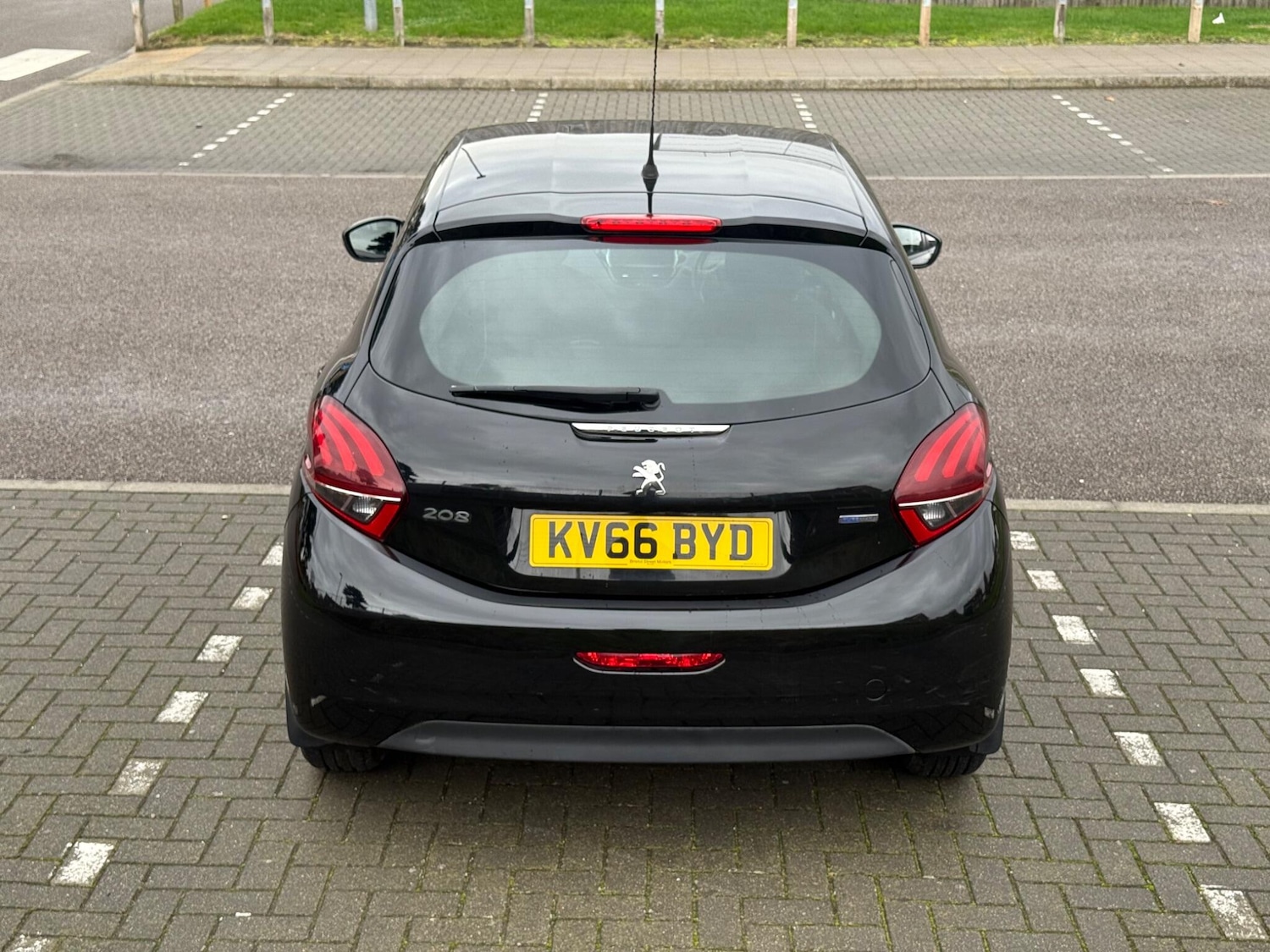 Used Peugeot 208 2017 for sale - 76472775: Photo 10