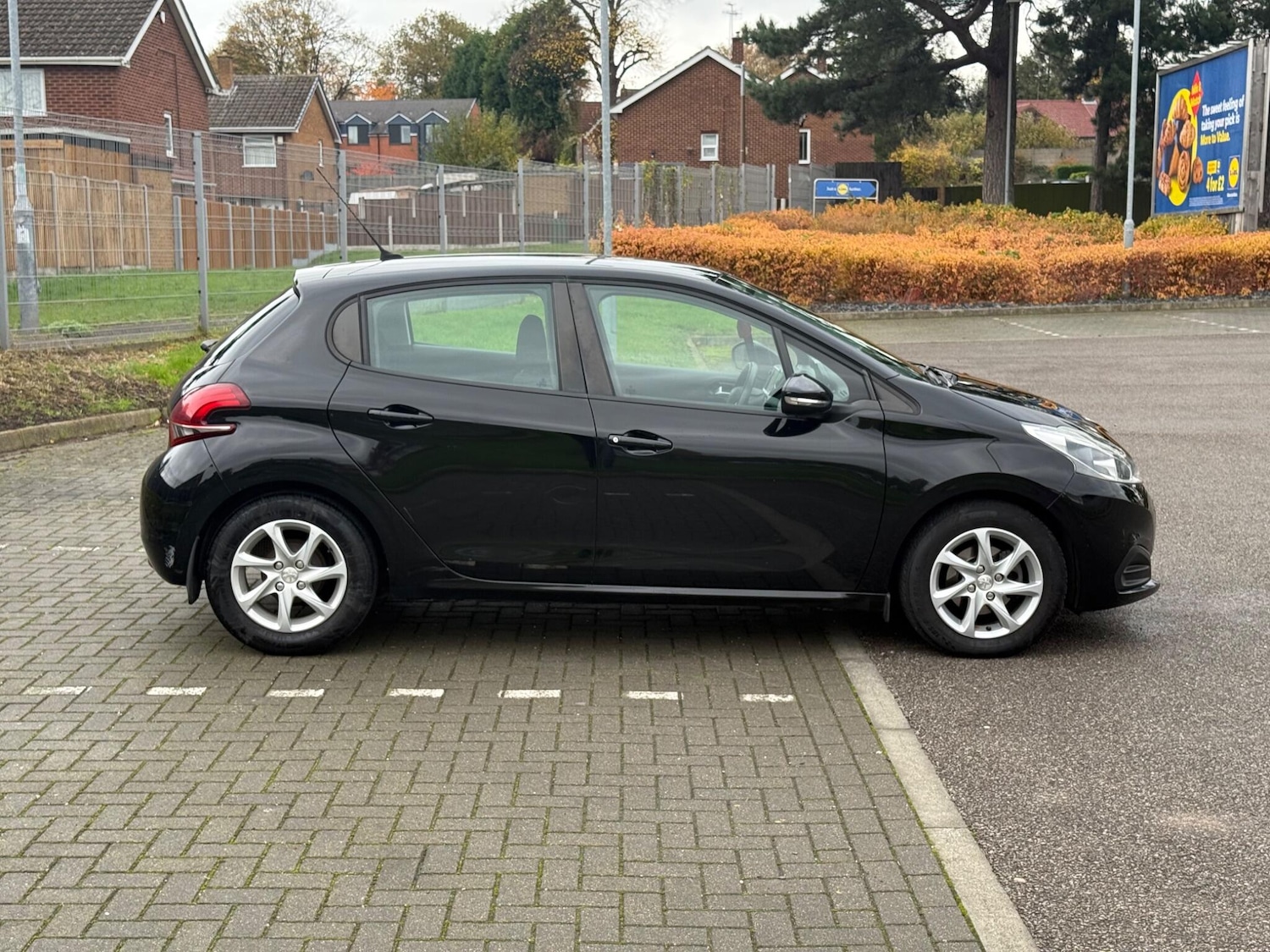 Used Peugeot 208 2017 for sale - 76472775: Photo 11
