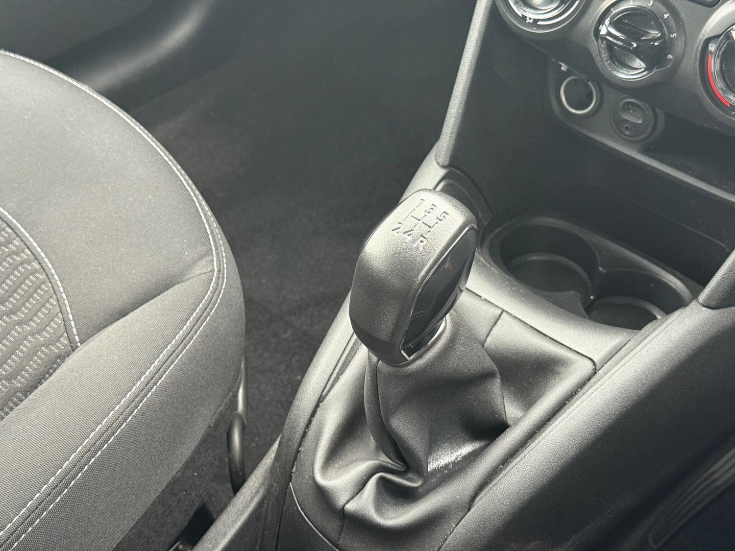 Used Peugeot 208 2017 for sale - 76472775: Photo 12