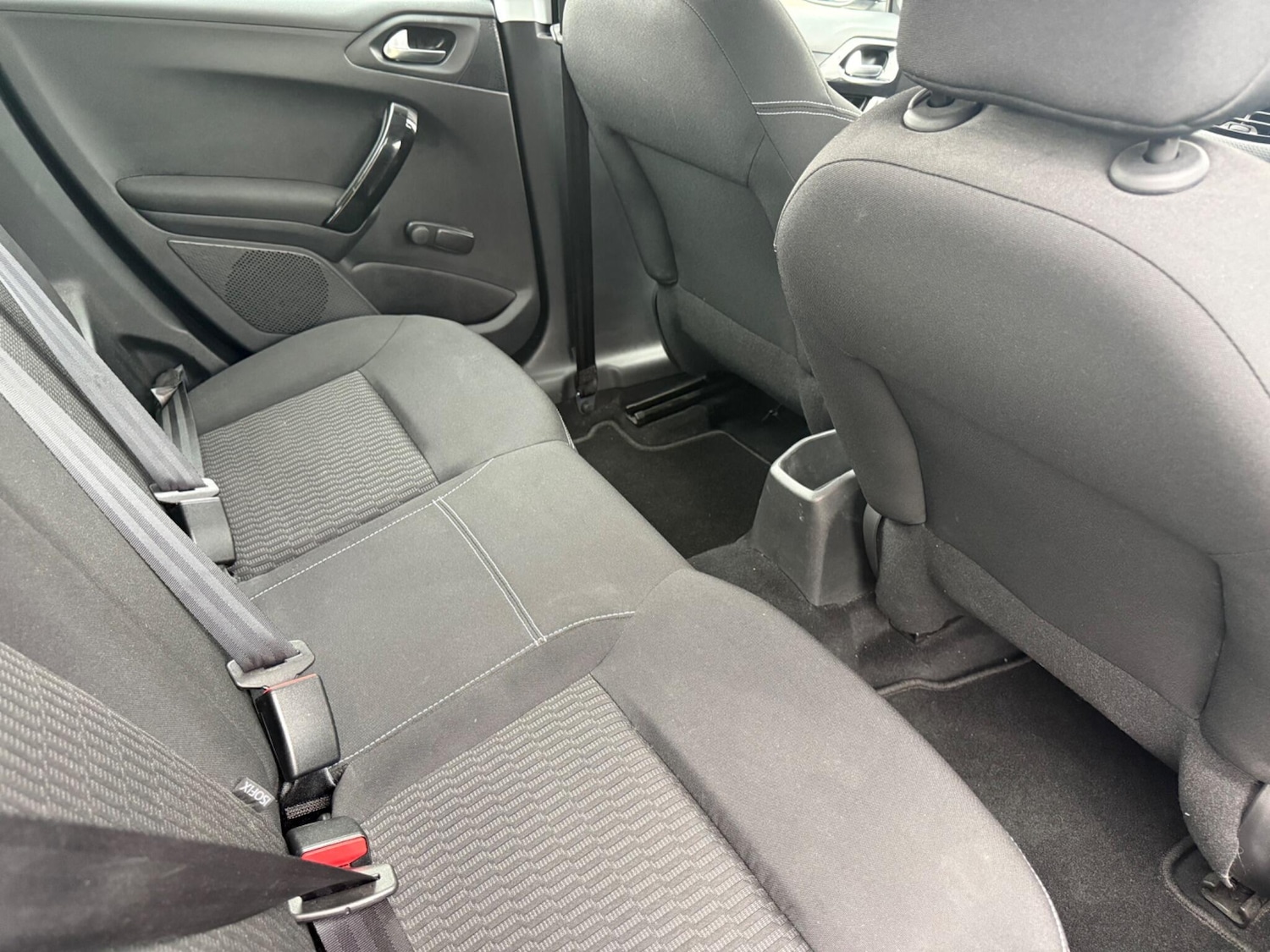 Used Peugeot 208 2017 for sale - 76472775: Photo 16