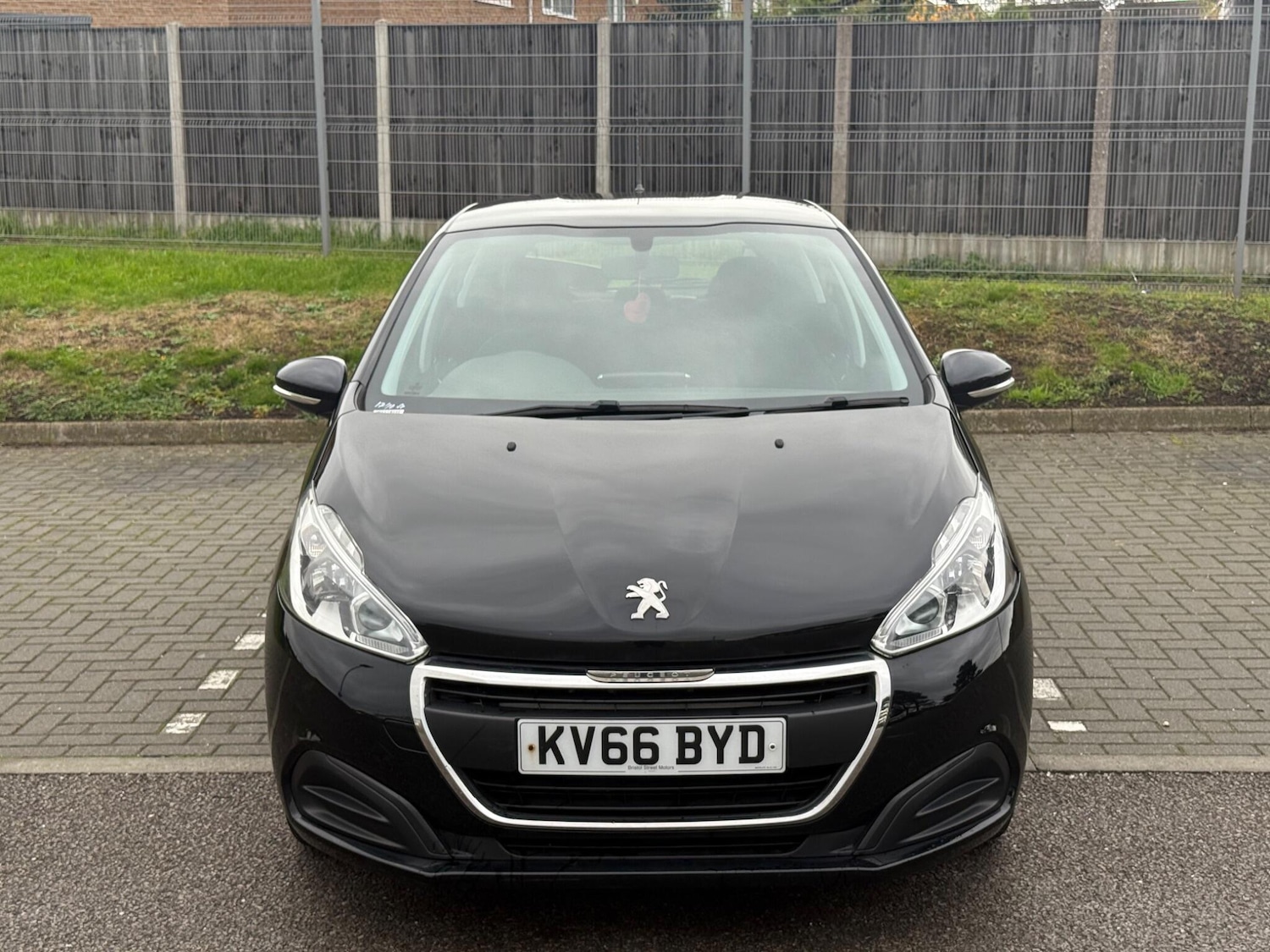 Used Peugeot 208 2017 for sale - 76472775: Photo 3