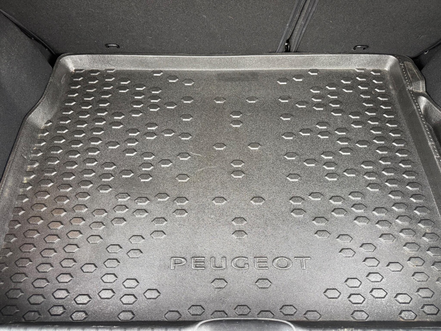 Used Peugeot 208 2017 for sale - 76472775: Photo 33