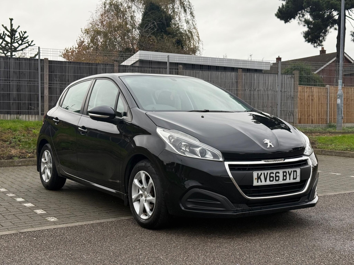 Used Peugeot 208 2017 for sale - 76472775: Photo 6