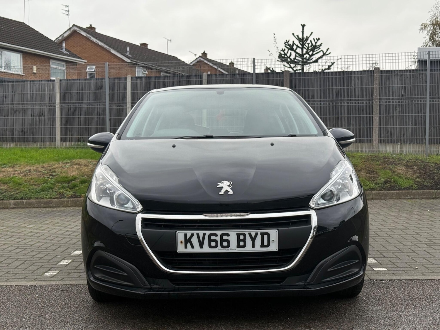 Used Peugeot 208 2017 for sale - 76472775: Photo 8