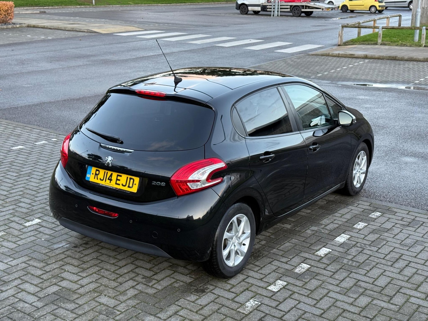 Used Peugeot 208 2014 for sale - 76432477: Photo 11