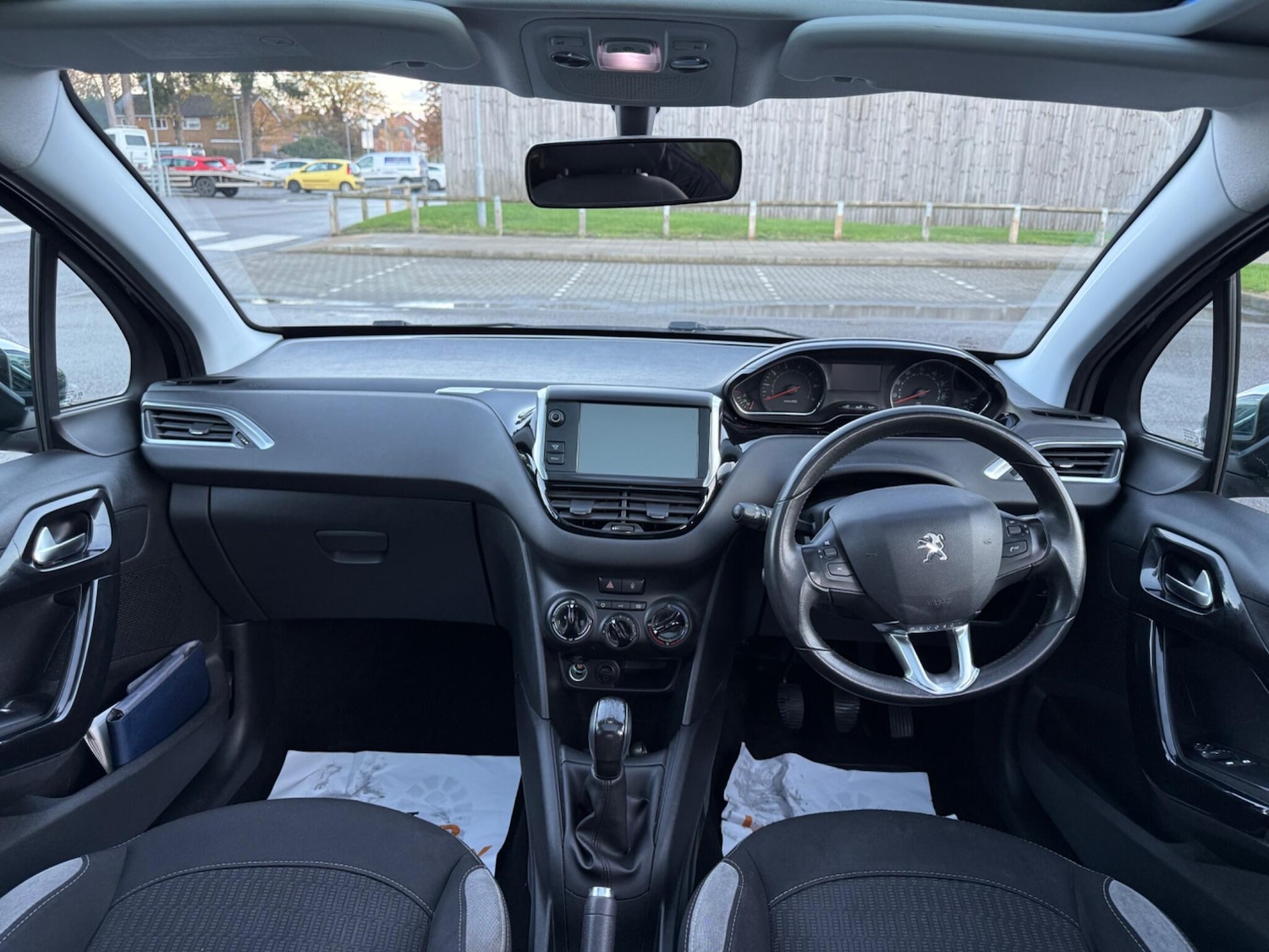 Used Peugeot 208 2014 for sale - 76432477: Photo 13