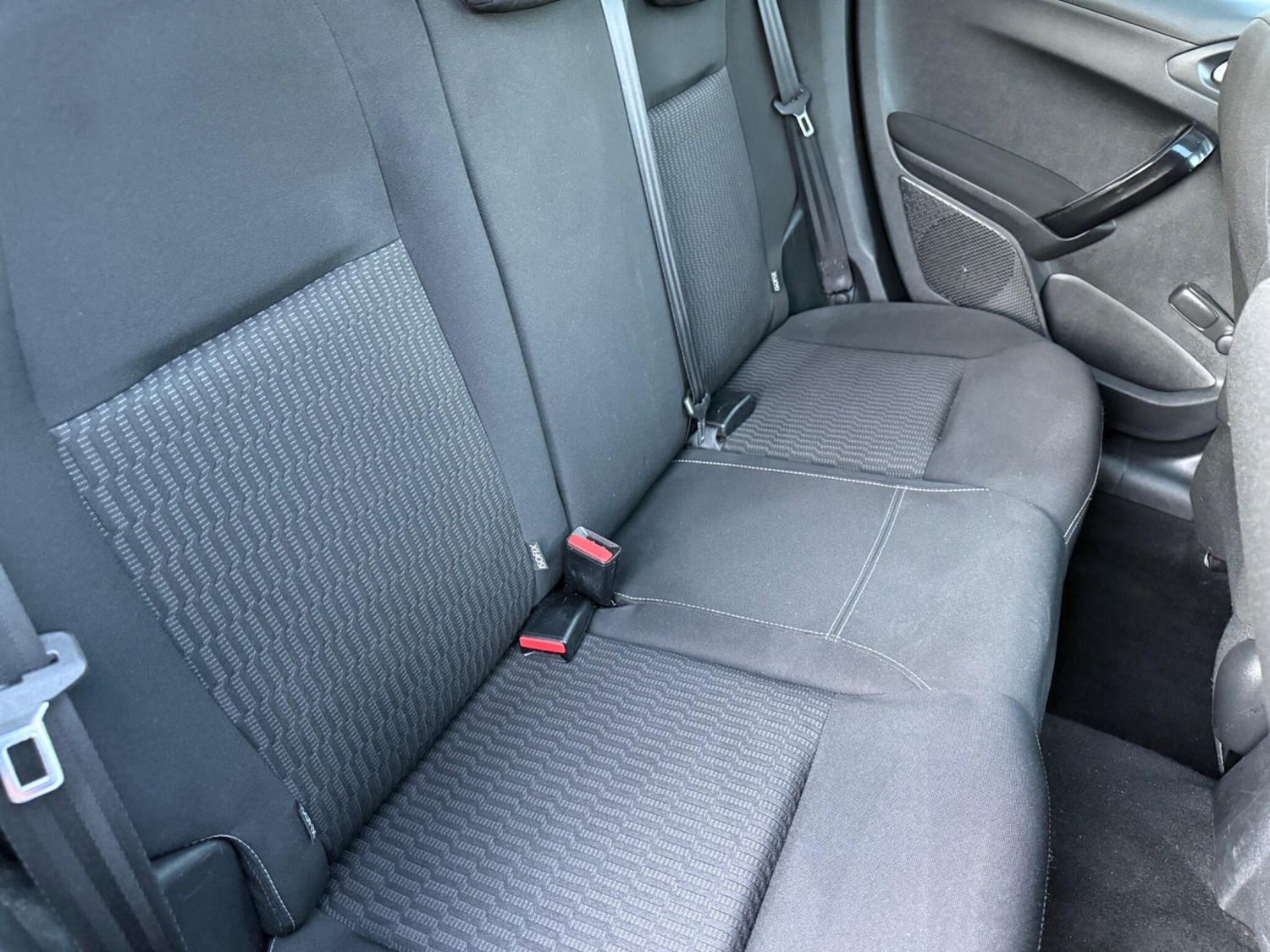 Used Peugeot 208 2014 for sale - 76432477: Photo 15