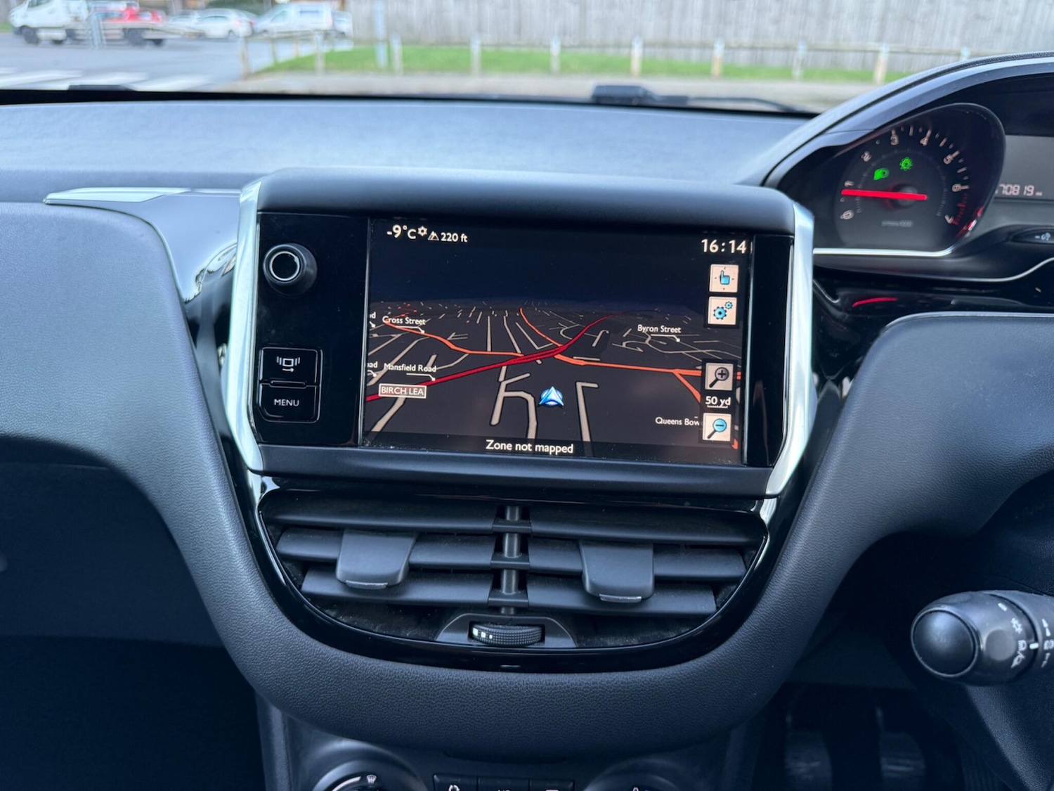 Used Peugeot 208 2014 for sale - 76432477: Photo 26