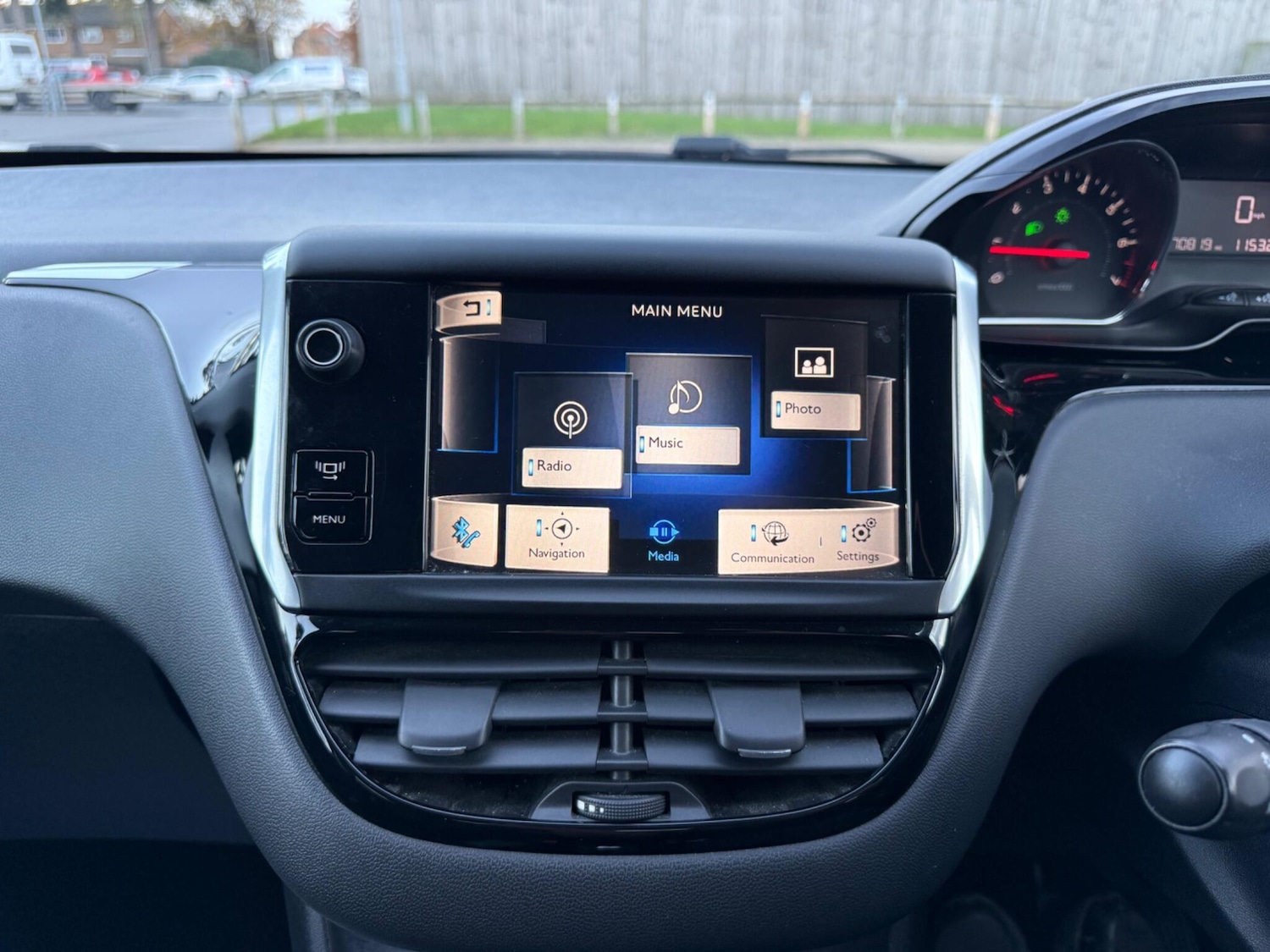 Used Peugeot 208 2014 for sale - 76432477: Photo 30