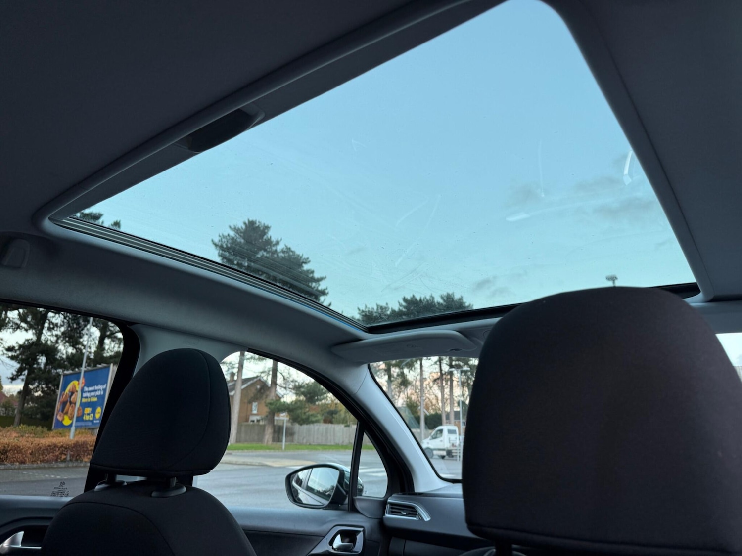 Used Peugeot 208 2014 for sale - 76432477: Photo 36