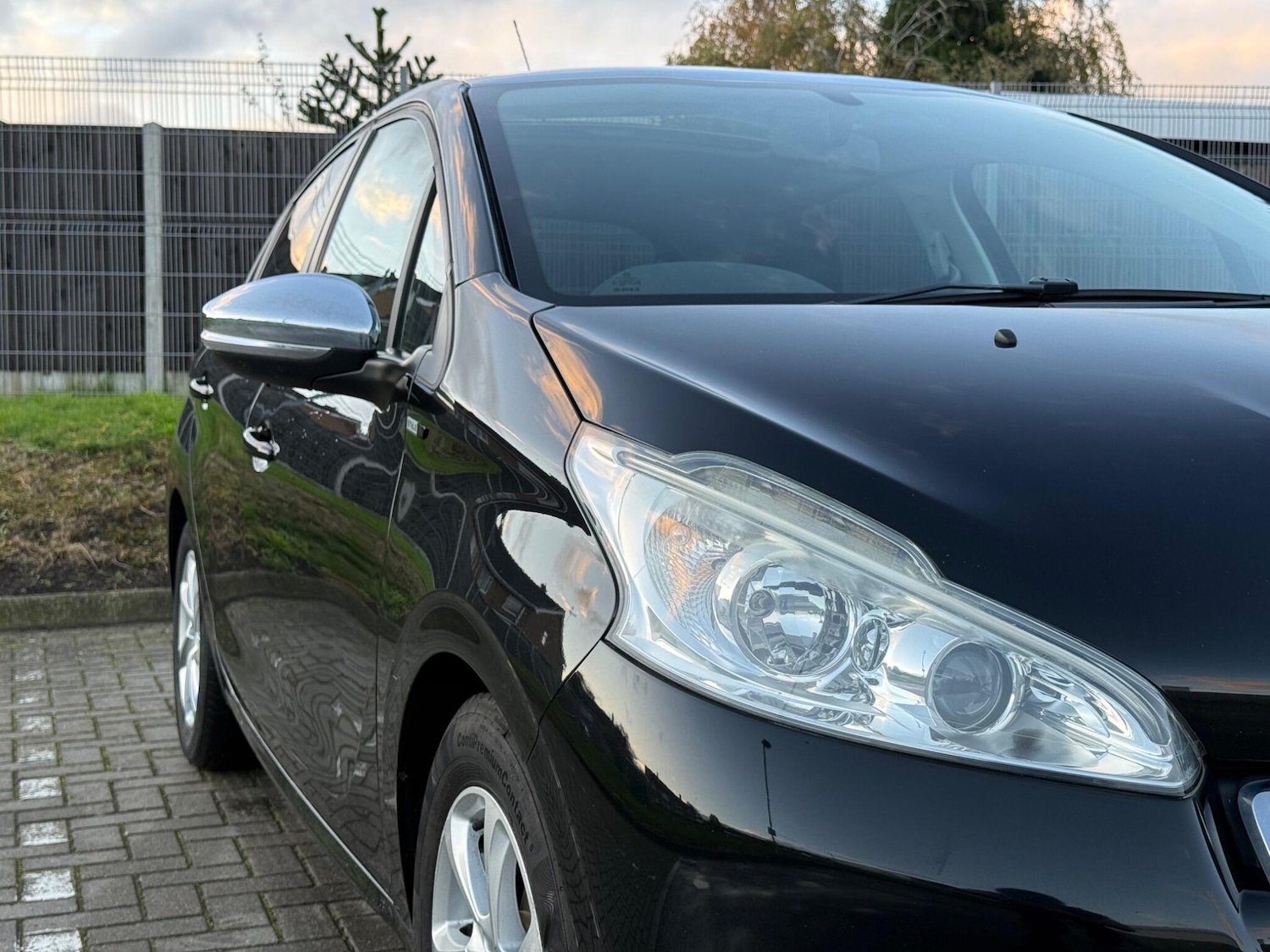 Used Peugeot 208 2014 for sale - 76432477: Photo 6