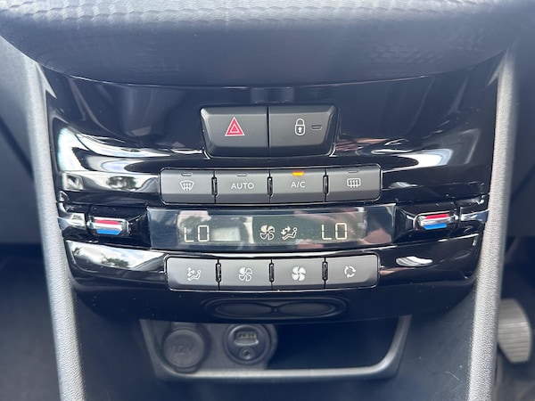 Used Peugeot 2008 2018 for sale - 76041868: Photo 27