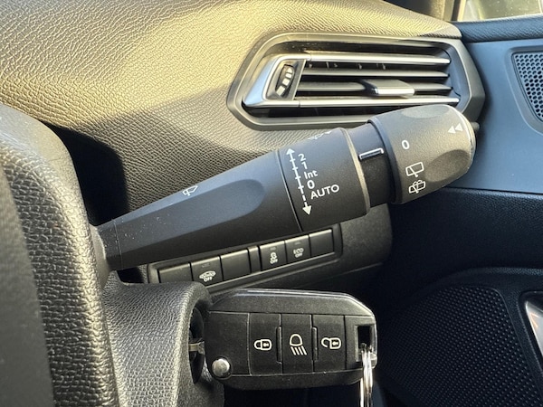 Used Peugeot 308 2017 for sale - 76189057: Photo 22