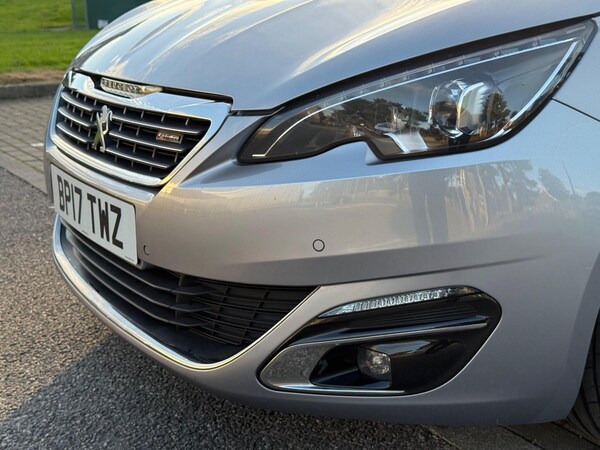 Used Peugeot 308 2017 for sale - 76189057: Photo 39