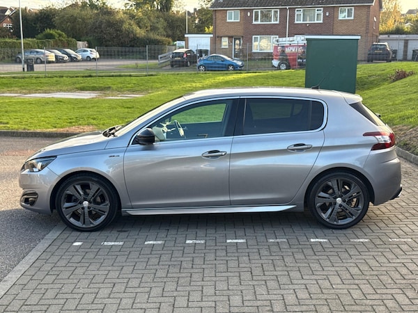 Used Peugeot 308 2017 for sale - 76189057: Photo 8