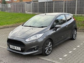 Used Ford Fiesta 2016 for sale - 76473400: Photo
