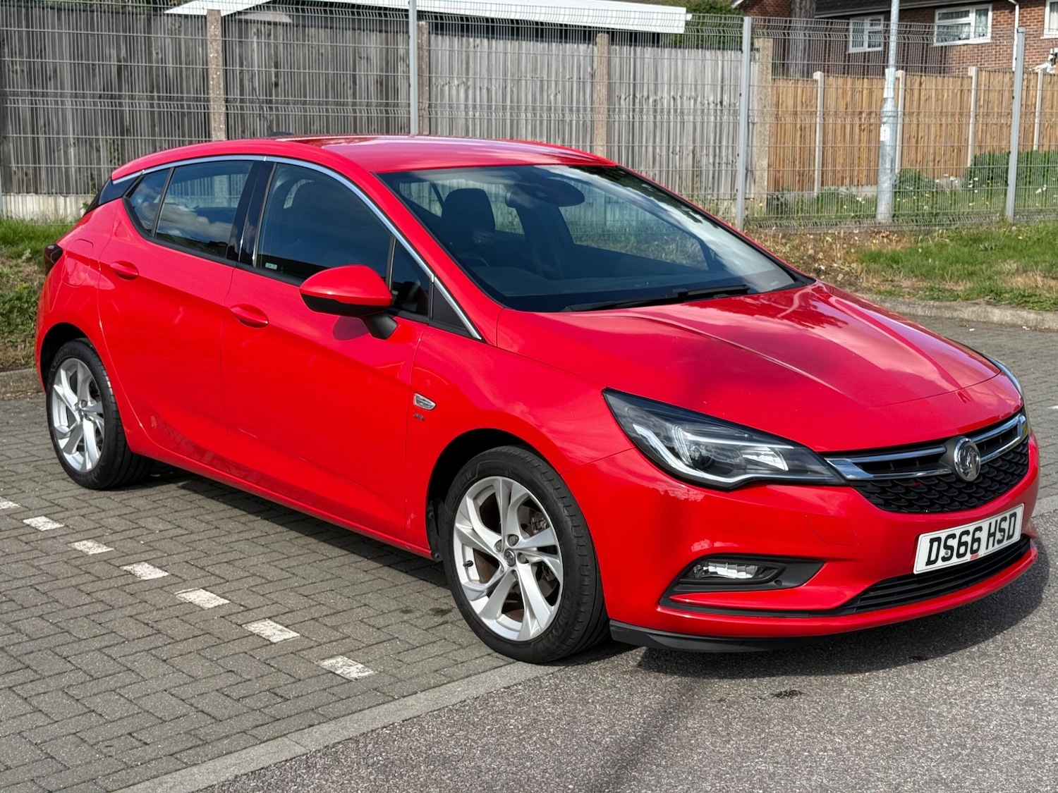 Used Vauxhall Astra 2016 for sale - 76043230: Photo 2