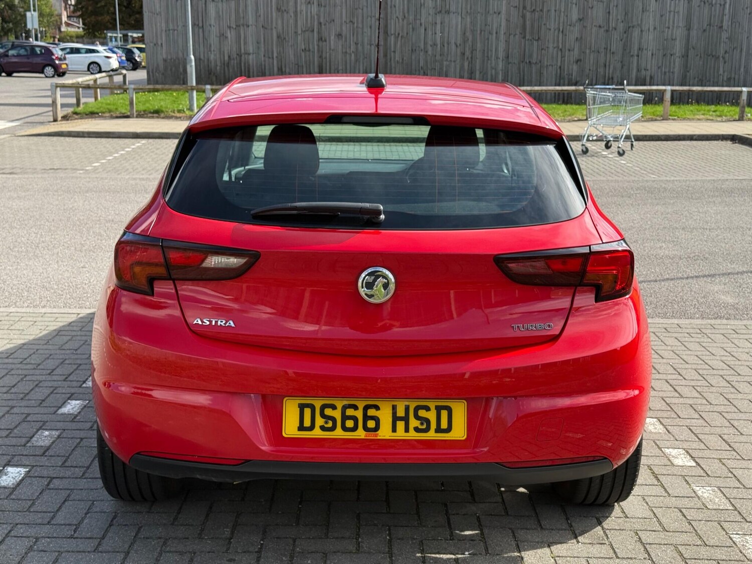 Used Vauxhall Astra 2016 for sale - 76043230: Photo 9