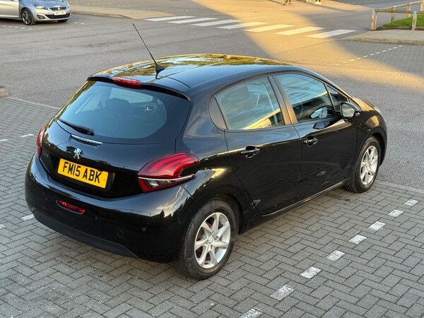 Used Peugeot 208 2015 for sale - 76189588: Photo 10